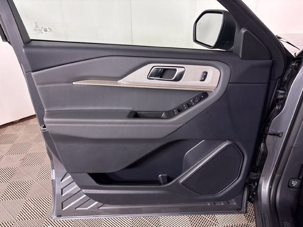 New 2027 Ford Explorer Active RWD image 16