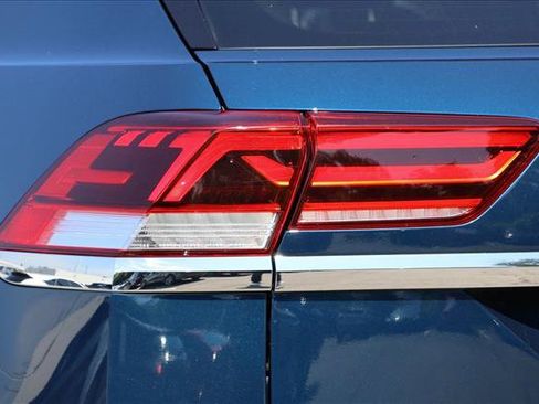 Used 2022 Volkswagen Atlas Cross Sport SEL Premium R-Line AWD/4WD image 11
