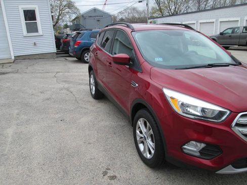 Used 2018 Ford Escape SE w/ SE Sync 3 Package image 5