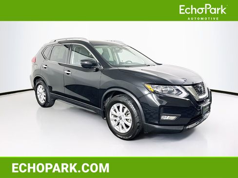 Used 2018 Nissan Rogue SV image 1