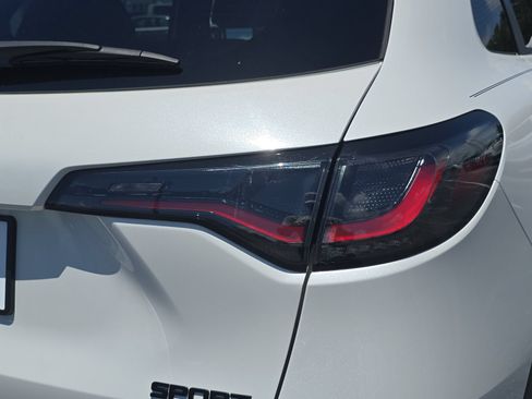 Certified 2024 Honda HR-V Sport image 8