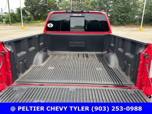 Used 2023 Nissan Titan SV w/ SV Convenience Package RWD image 7
