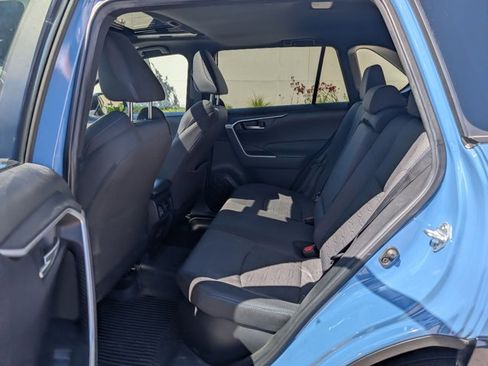 Used 2023 Toyota RAV4 SE w/ Convenience Package AWD/4WD image 18
