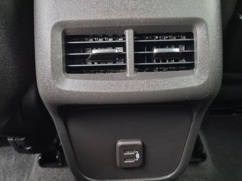 Used 2023 GMC Terrain SLE w/ Driver Convenience Package FWD image 14