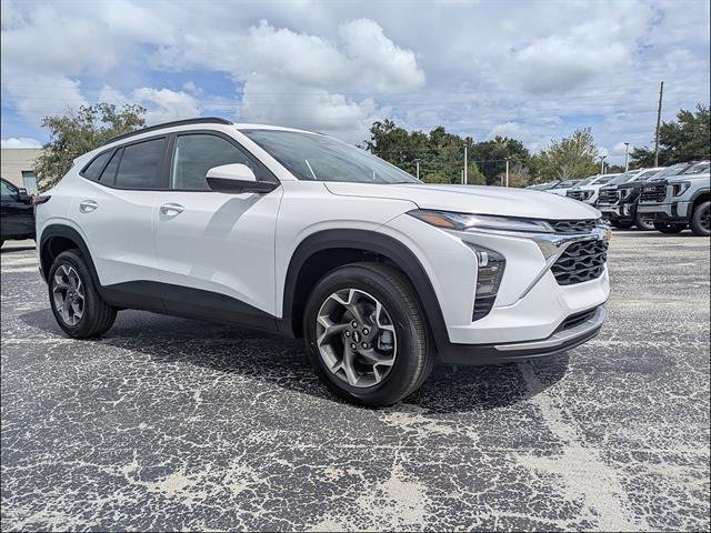 New 2026 Chevrolet Trax LT w/ Driver Confidence Package FWD image 2