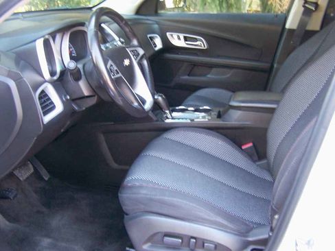 Used 2017 Chevrolet Equinox LT w/ Convenience Package image 7