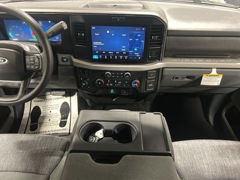 New 2026 Ford F250 XLT w/ XLT Premium Package AWD/4WD image 13