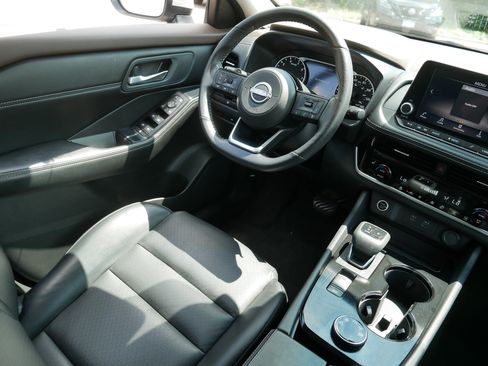 Certified 2023 Nissan Rogue SV w/ SV Premium Package AWD/4WD image 9