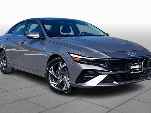 Used 2024 Hyundai Elantra Limited image 3