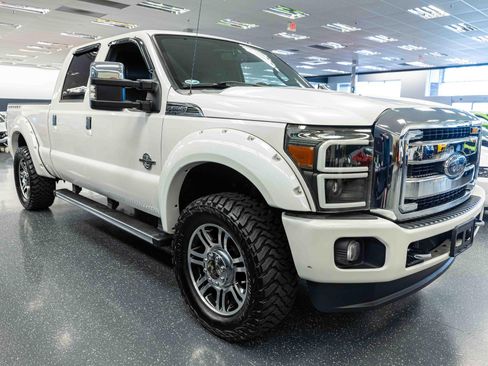Used 2016 Ford F250 Platinum w/ FX4 Off-Road Package AWD/4WD image 4
