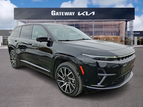 Used 2025 Jeep Wagoneer S Limited image 1