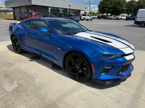 Used 2017 Chevrolet Camaro SS RWD image 3