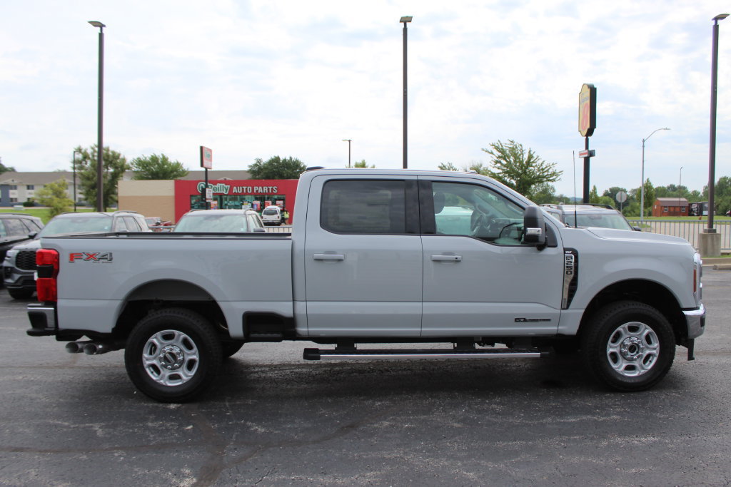 New 2026 Ford F250 XLT w/ XLT Premium Package AWD/4WD image 6