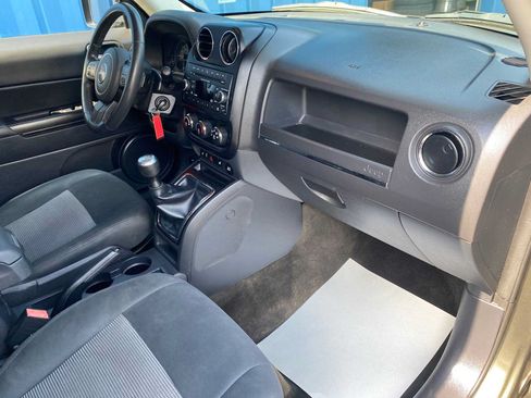 Used 2016 Jeep Patriot Latitude FWD image 22