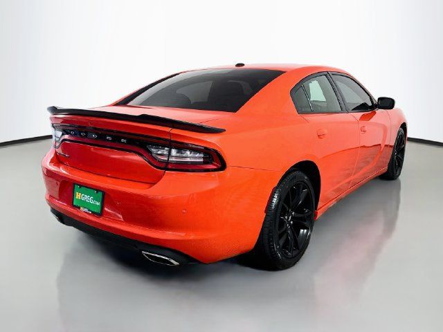 Used 2018 Dodge Charger SXT w/ Blacktop Package RWD image 10
