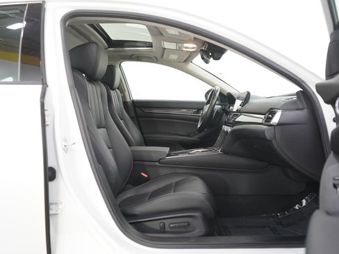 Used 2022 Honda Accord Touring image 10