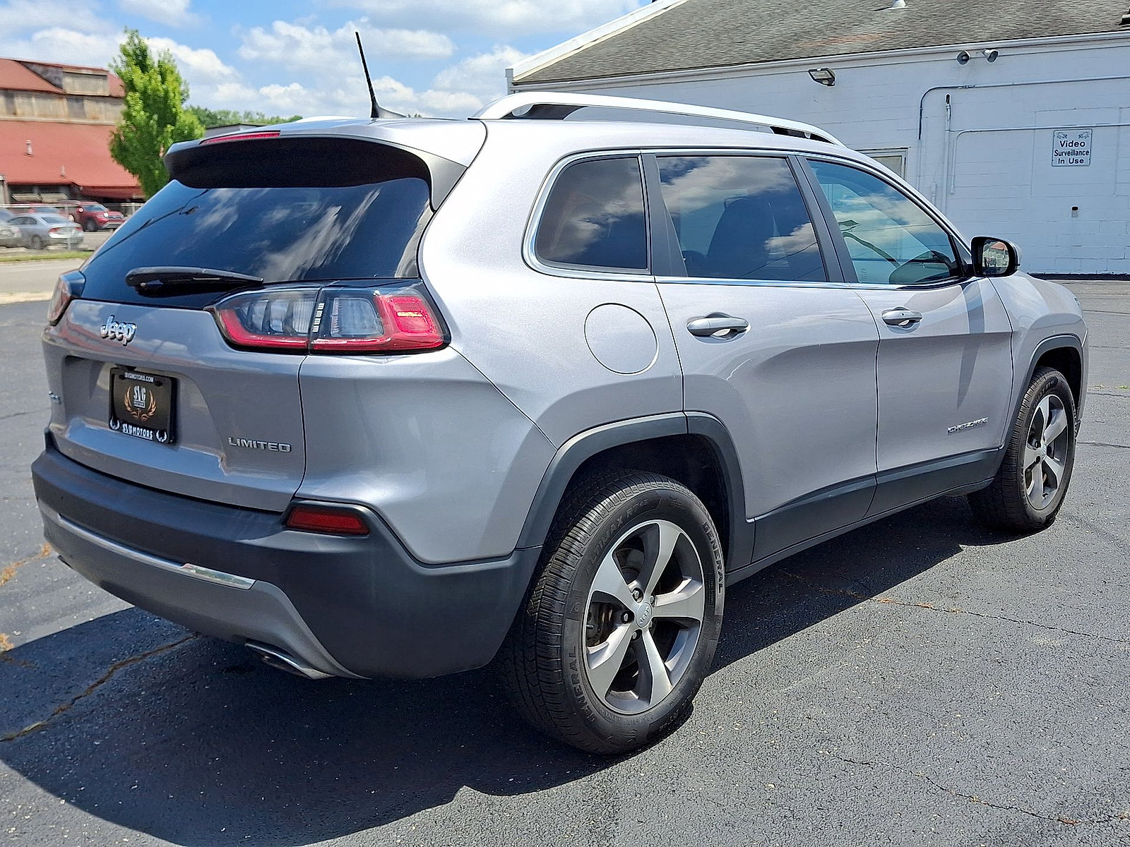 Used 2020 Jeep Cherokee Limited AWD/4WD image 25