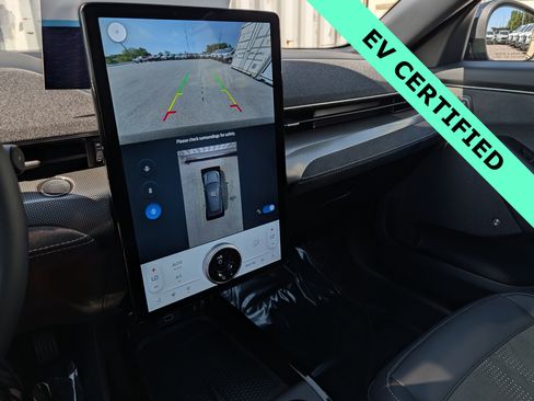 Certified 2025 Ford Mustang Mach-E GT image 32