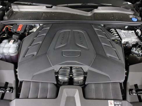 New 2026 Porsche Cayenne GTS image 20