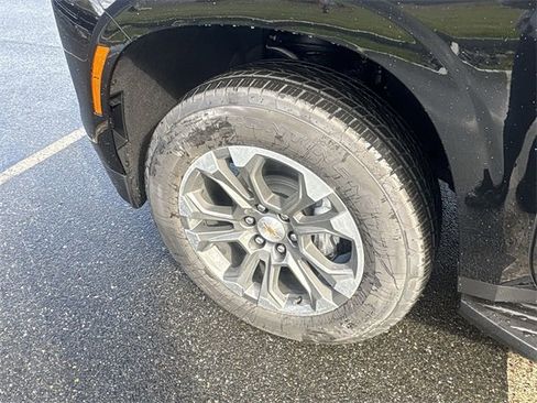 New 2026 Chevrolet Suburban LT w/ Comfort Package image 34