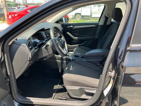 Used 2019 Volkswagen Jetta S image 4