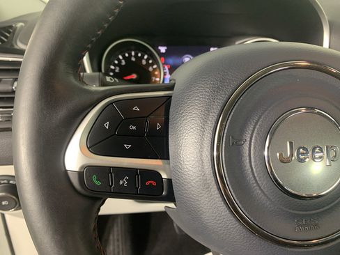 Used 2019 Jeep Compass Limited FWD image 19