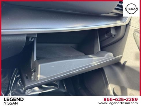 Used 2022 Nissan Rogue SV image 33