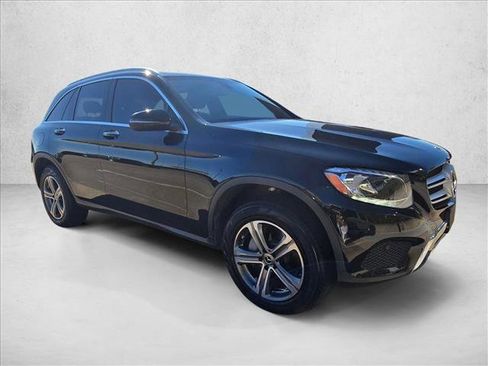 Used 2018 Mercedes-Benz GLC 300 4MATIC image 3