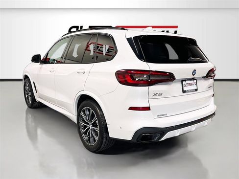 Used 2022 BMW X5 xDrive40i w/ M Sport Package image 5
