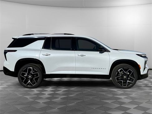 New 2026 Chevrolet Traverse High Country image 2