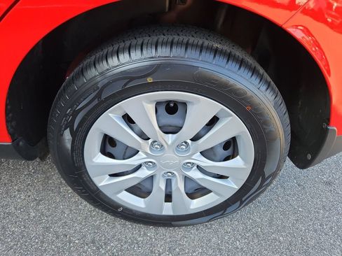 Used 2025 Kia Soul LX FWD image 27