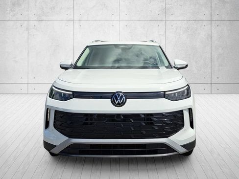 New 2026 Volkswagen Tiguan SE FWD image 2