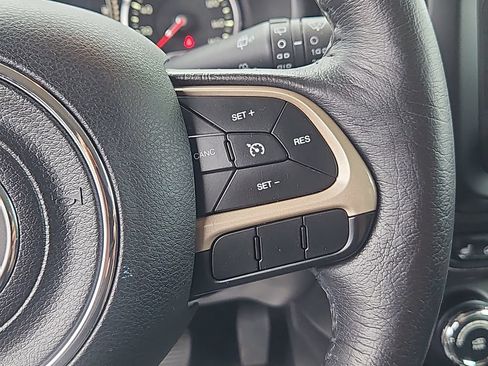 Used 2016 Jeep Renegade Latitude w/ Cold Weather Group AWD/4WD image 24