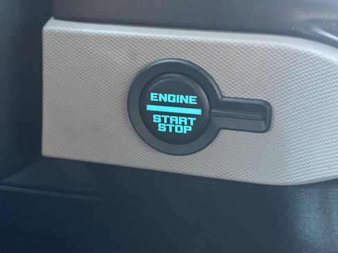 Used 2023 Ford Bronco Wildtrak image 23