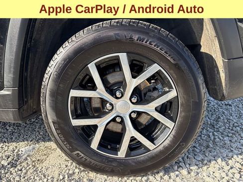 Used 2024 Jeep Grand Cherokee Limited image 9