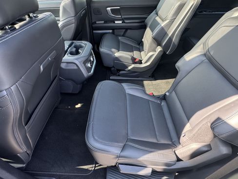 Used 2025 Ford Expedition Platinum w/ Stealth Performance Package AWD/4WD image 16