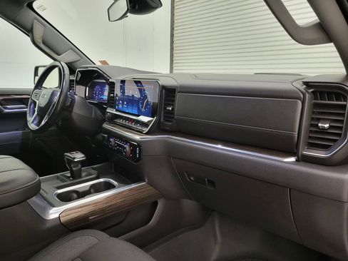 Used 2024 Chevrolet Silverado 1500 LT Trail Boss w/ Protection Package image 35