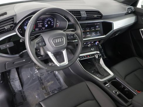 Used 2025 Audi Q3 2.0T Premium w/ Convenience Package image 2