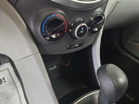 Used 2013 Hyundai Accent GS image 22