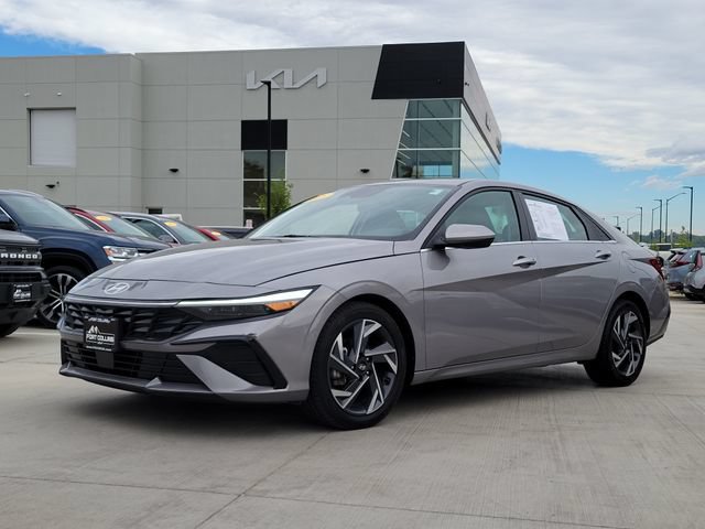Used 2025 Hyundai Elantra SEL FWD image 1
