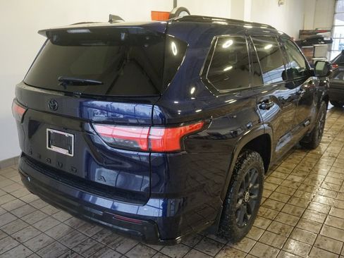 Used 2024 Toyota Sequoia Platinum image 18