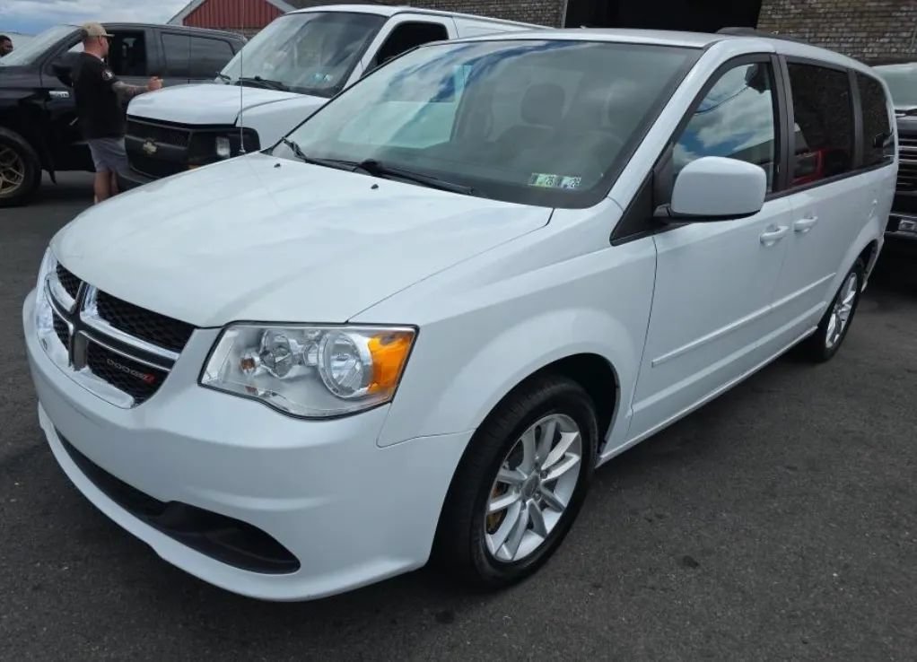 Used 2016 Dodge Grand Caravan SXT FWD image 1