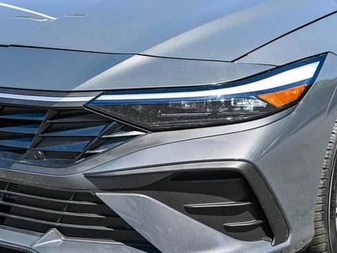 Certified 2025 Hyundai Elantra Sport image 12