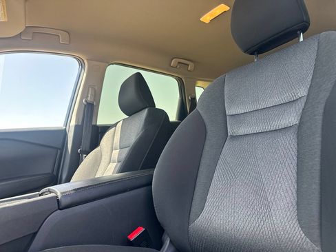 Certified 2025 Nissan Rogue SV FWD image 38