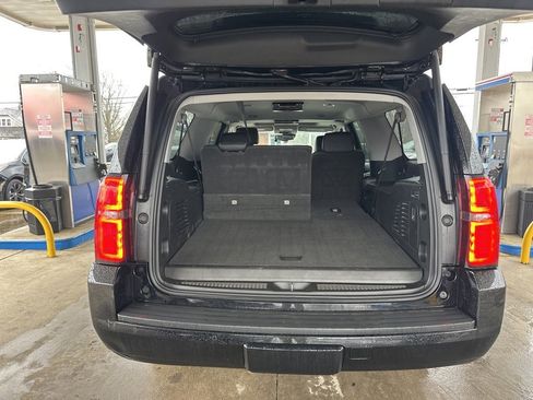 Used 2020 Chevrolet Suburban LT image 16