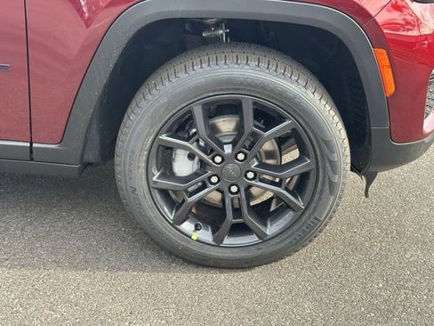 New 2025 Jeep Grand Cherokee Limited image 14
