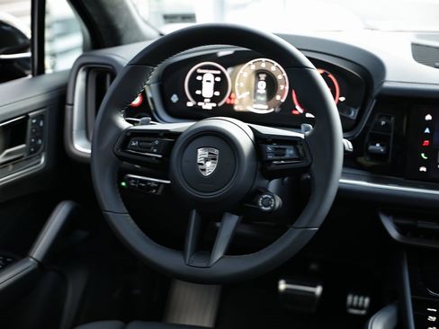 New 2026 Porsche Cayenne Turbo image 30