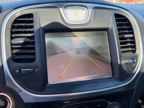 Used 2016 Chrysler 300 C AWD/4WD image 20