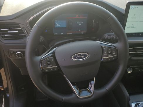 Certified 2025 Ford Escape Base image 8