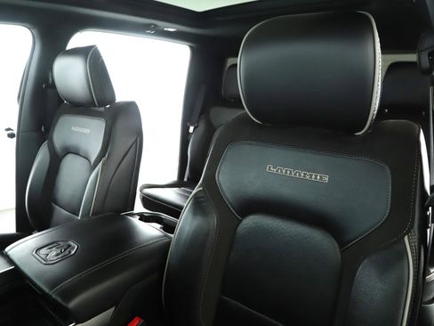 Used 2023 RAM 1500 Laramie AWD/4WD image 4